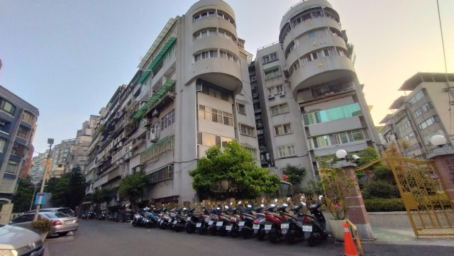 幸福大廈三房+車位