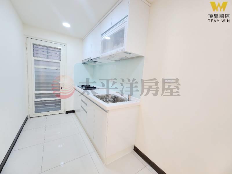 B287莒光商圈黃金二樓美妝３房